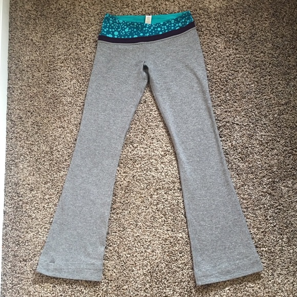 grey flare leggings
